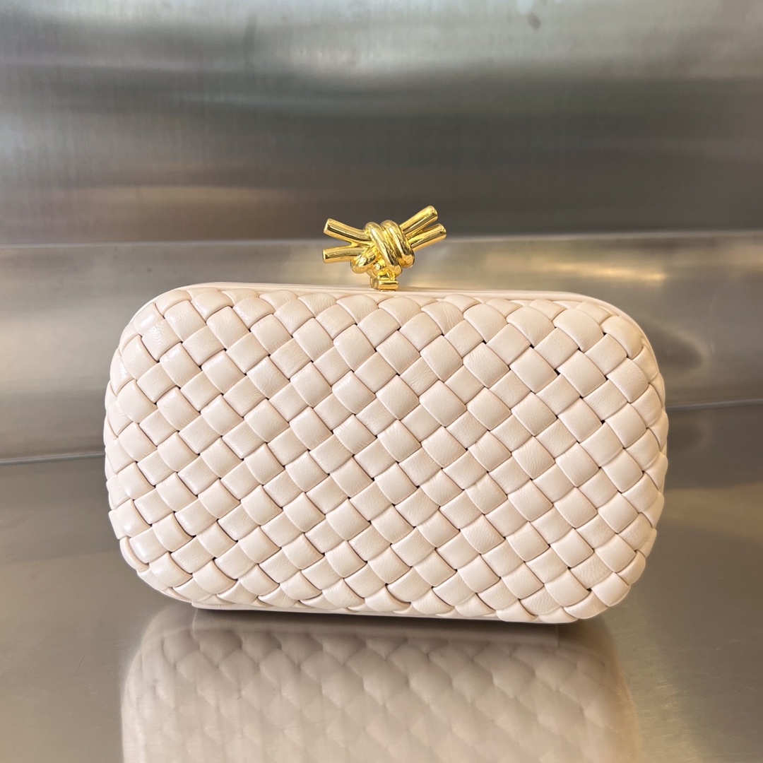 Knot Padded Intreccio Leather Clutch Lotus